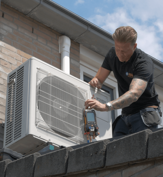 young-asian-air-conditioner-technician-air-conditioning-installation-technician-is-about-repair-air-conditioning-homes-buildings-air-conditioner-repairmen-work-home-unit